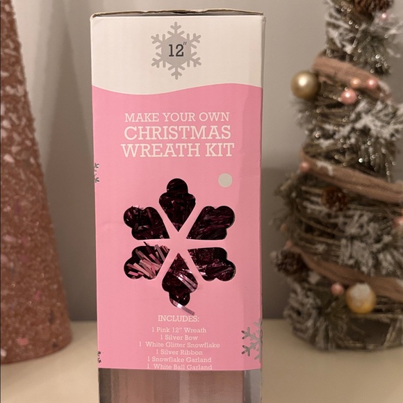 Xmas Wreath Kit for Sadie + Pampers Swaddlers 360 Diapers for Kade @sweetthangtn - Picture 3 of 4